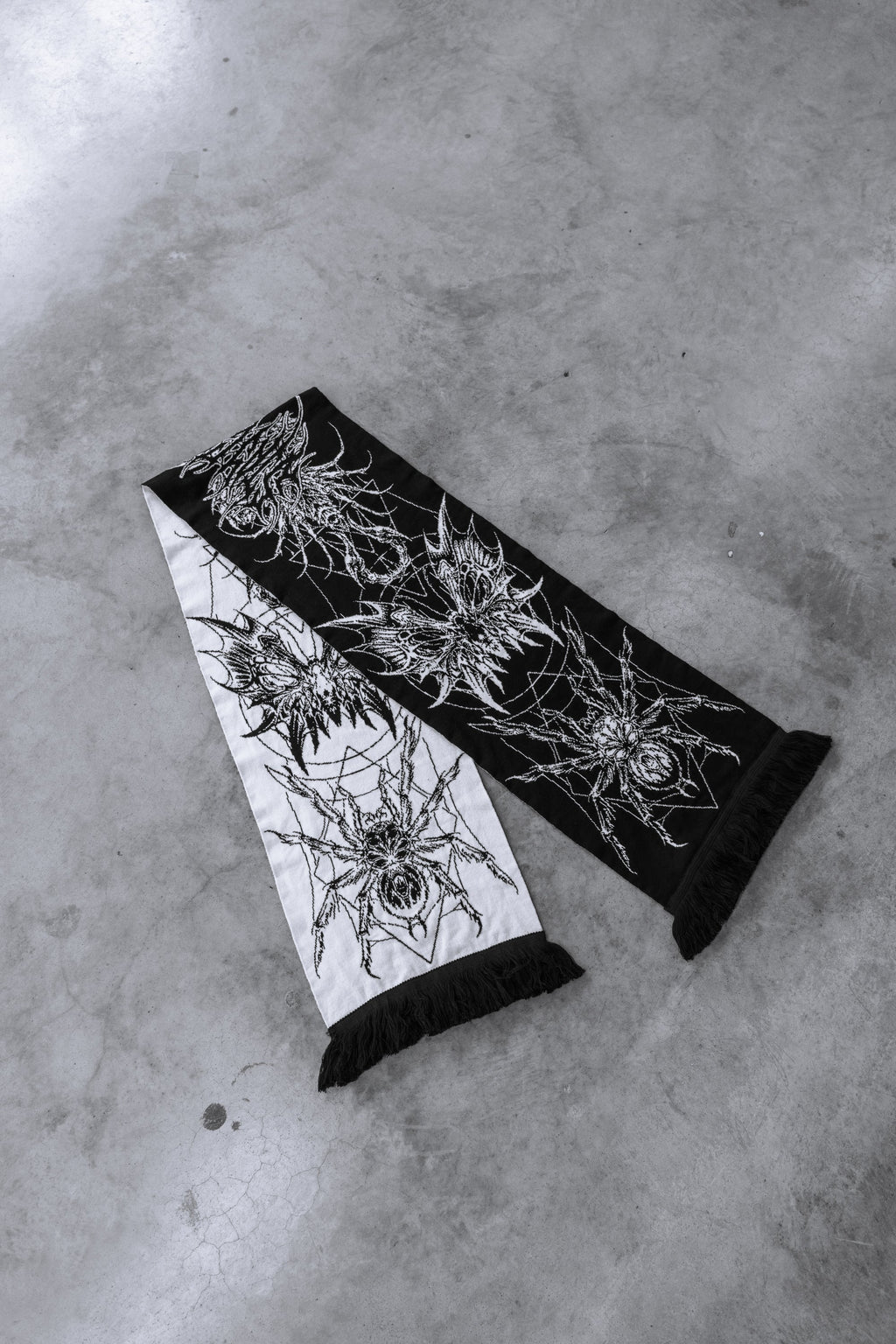 Dragonfly (Black White) - Scarf